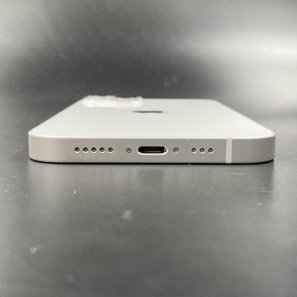 【全額返金保証】【最速発送】Apple iPhone iPhone 13 256GB スターライト docomo 動作確認済 78%