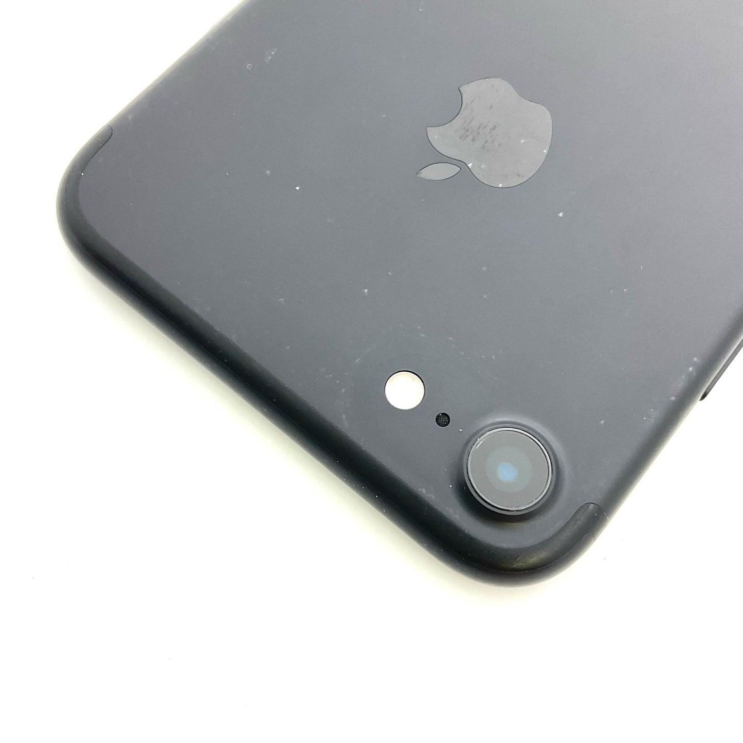 【全額返金保証】【最速発送】Apple iPhone iPhone 7 32GB ブラック docomo 白ロム 動作確認済 82%