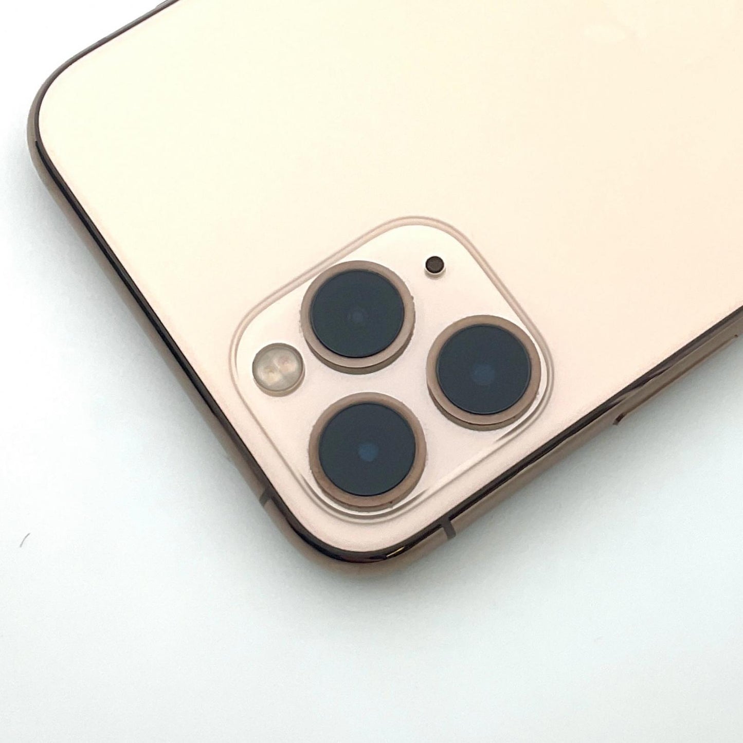 【全額返金保証】【最速発送】Apple iPhone iPhone 11 Pro 256GB ゴールド docomo 白ロム 動作確認済 69%