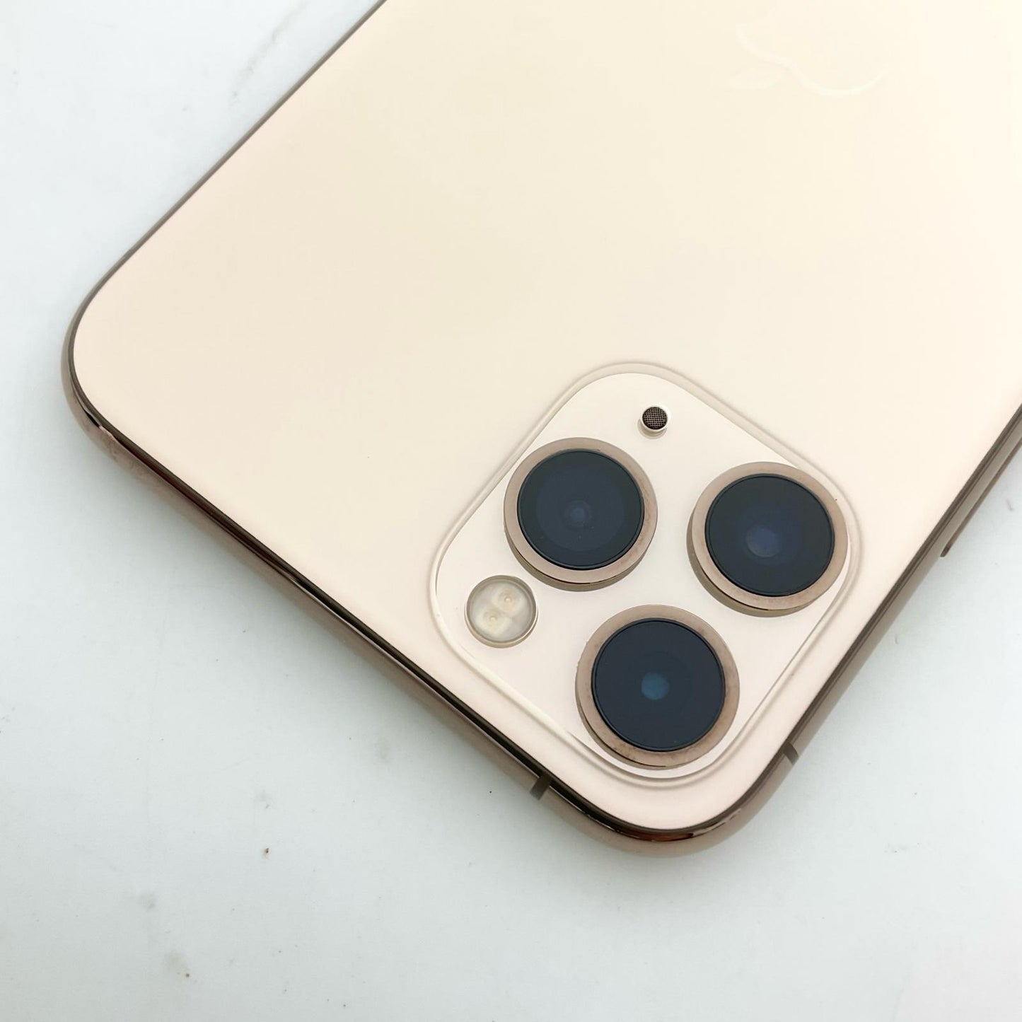 【全額返金保証】【最速発送】Apple iPhone iPhone 11 Pro 256GB ゴールド docomo 白ロム 動作確認済 81%