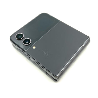 【最速発送】SAMSUNG Galaxy Z Flip4 128GB グラファイト docomo SC-54C 白ロム【難有】