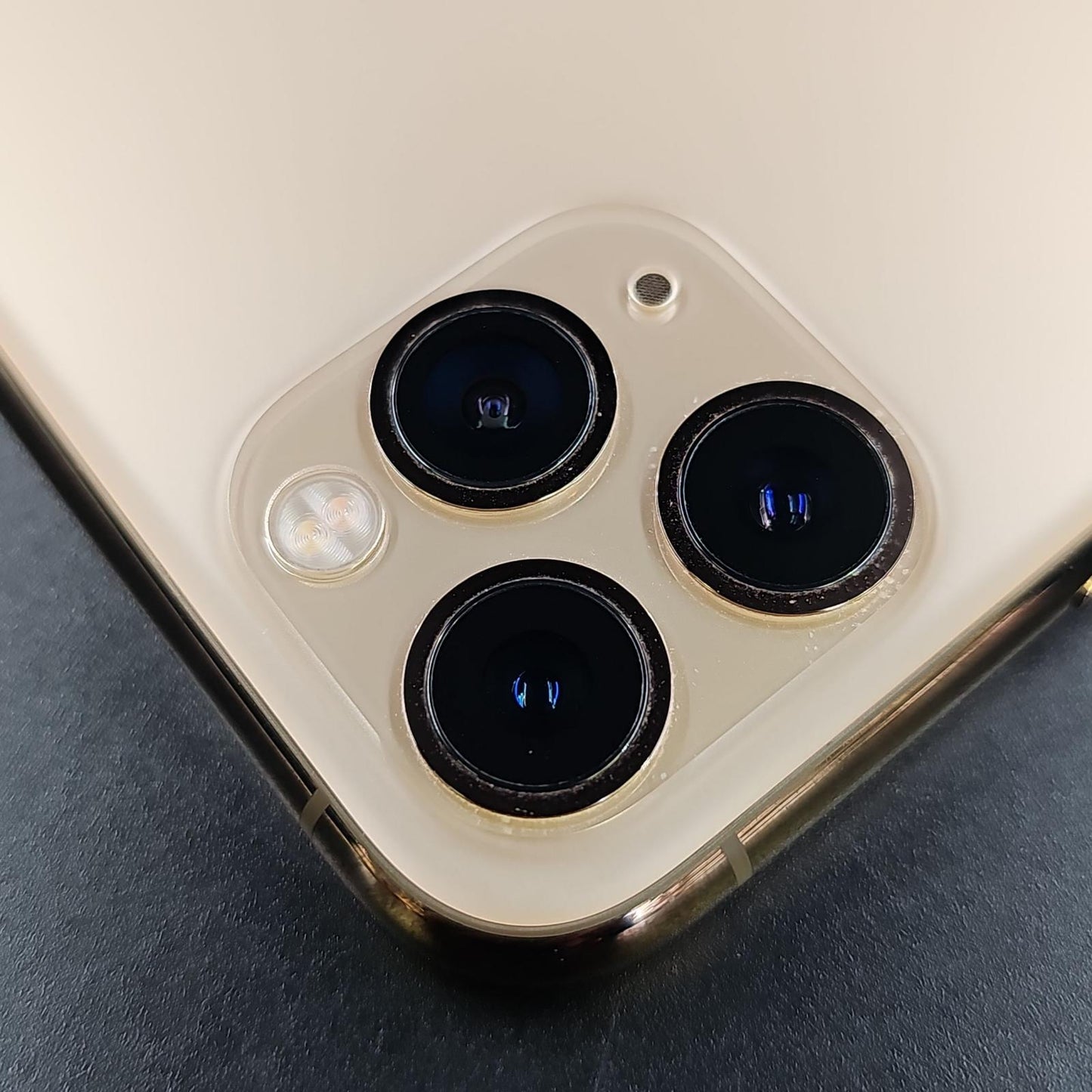 【全額返金保証】【最速発送】Apple iPhone iPhone 11 Pro 256GB ゴールド Softbank 白ロム 動作確認済 75%