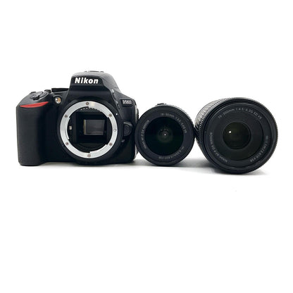 【全額返金保証】【最速発送】Nikon デジタル一眼 D5600 ダブルズームキット ブラック 美品 動作確認済
