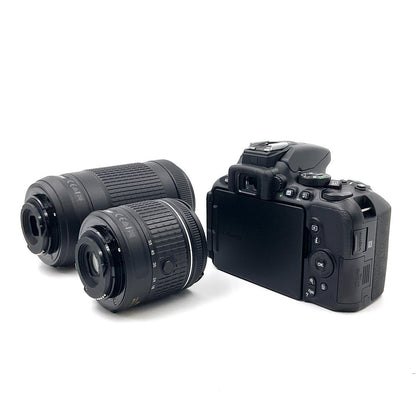 【全額返金保証】【最速発送】Nikon デジタル一眼 D5600 ダブルズームキット ブラック 美品 動作確認済