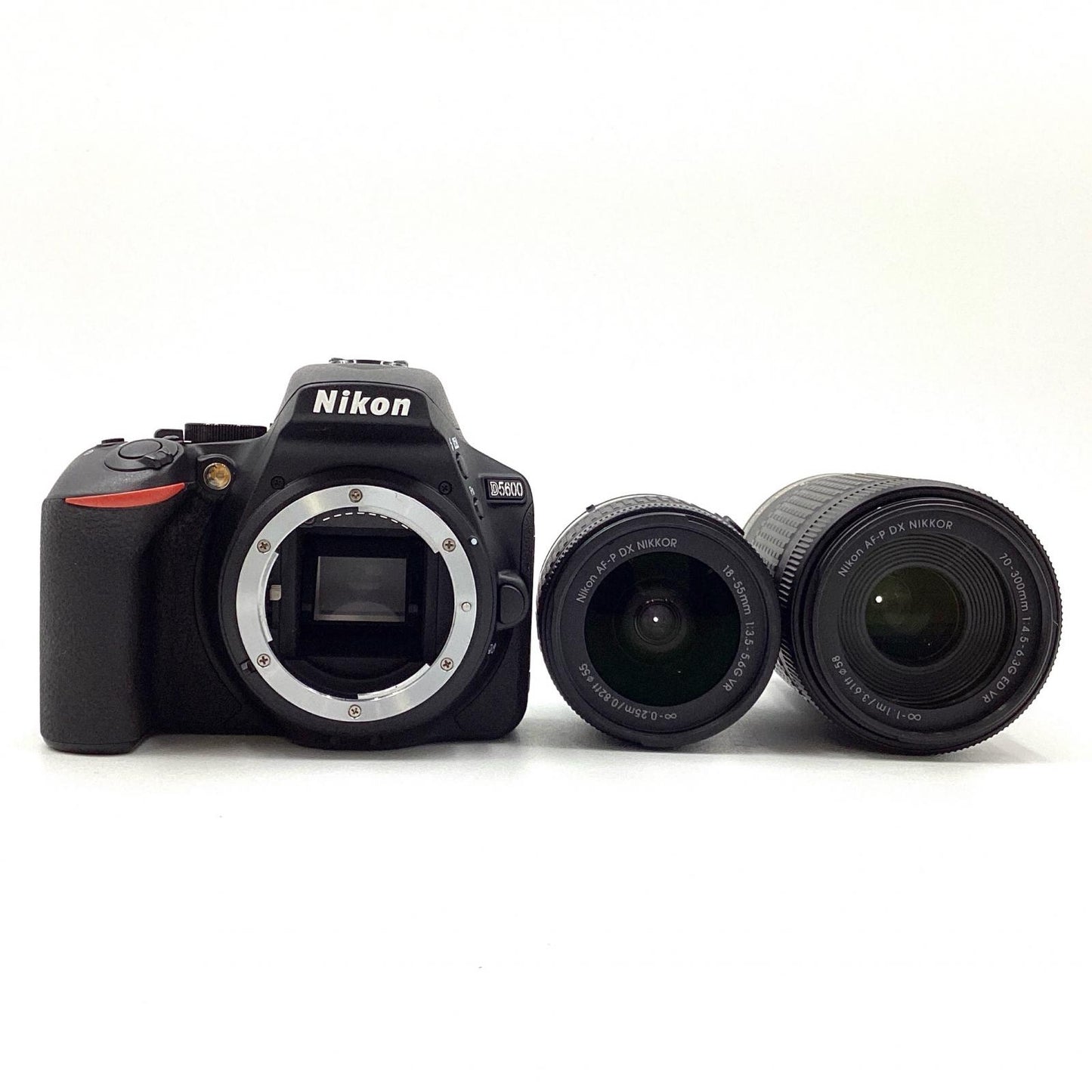 【全額返金保証】【最速発送】Nikon デジタル一眼 D5600 ダブルズームキット ブラック 美品 動作確認済