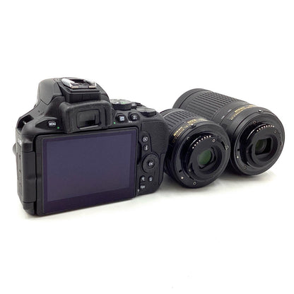 【全額返金保証】【最速発送】Nikon デジタル一眼 D5600 ダブルズームキット ブラック 美品 動作確認済