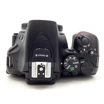 【全額返金保証】【最速発送】Nikon デジタル一眼 D5600 ダブルズームキット ブラック 美品 動作確認済