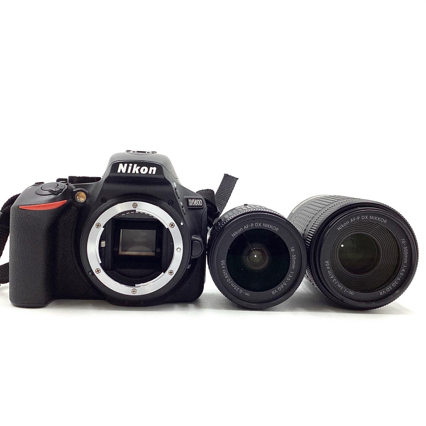 【全額返金保証】【最速発送】Nikon デジタル一眼 D5600 ダブルズームキット ブラック 美品 動作確認済