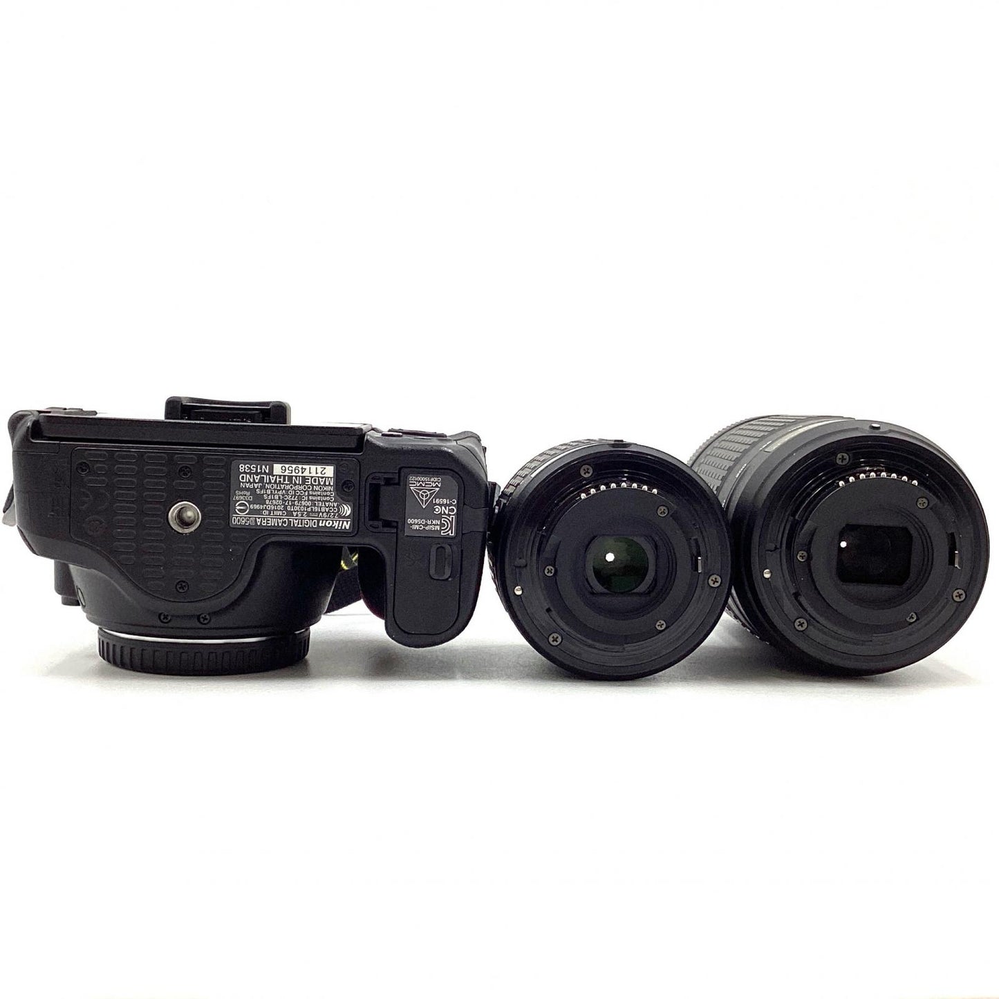 【全額返金保証】【最速発送】Nikon デジタル一眼 D5600 ダブルズームキット ブラック 美品 動作確認済