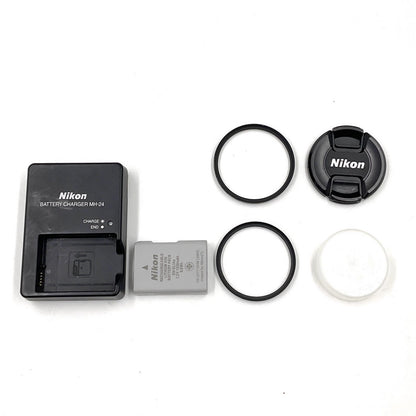 【全額返金保証】【最速発送】Nikon デジタル一眼 D5600 ダブルズームキット ブラック 美品 動作確認済
