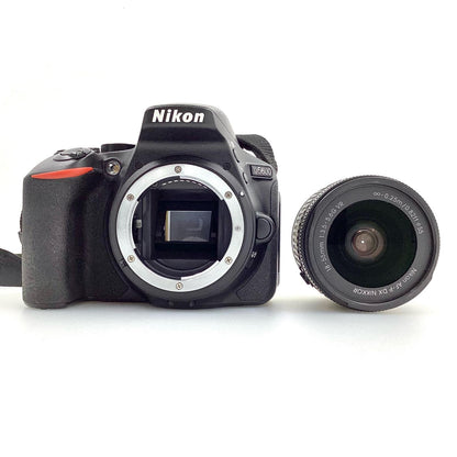 【全額返金保証】【最速発送】Nikon デジタル一眼 D5600 18-55 VR レンズキット ブラック 動作確認済