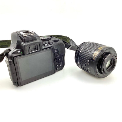 【全額返金保証】【最速発送】Nikon デジタル一眼 D5600 18-55 VR レンズキット ブラック 動作確認済