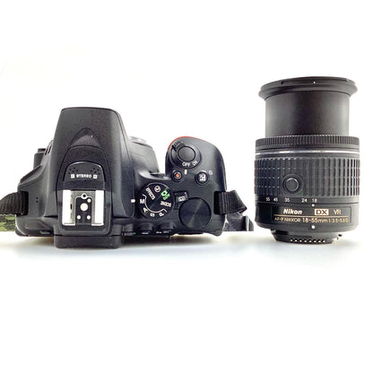 【全額返金保証】【最速発送】Nikon デジタル一眼 D5600 18-55 VR レンズキット ブラック 動作確認済