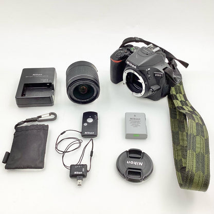 【全額返金保証】【最速発送】Nikon デジタル一眼 D5600 18-55 VR レンズキット ブラック 動作確認済