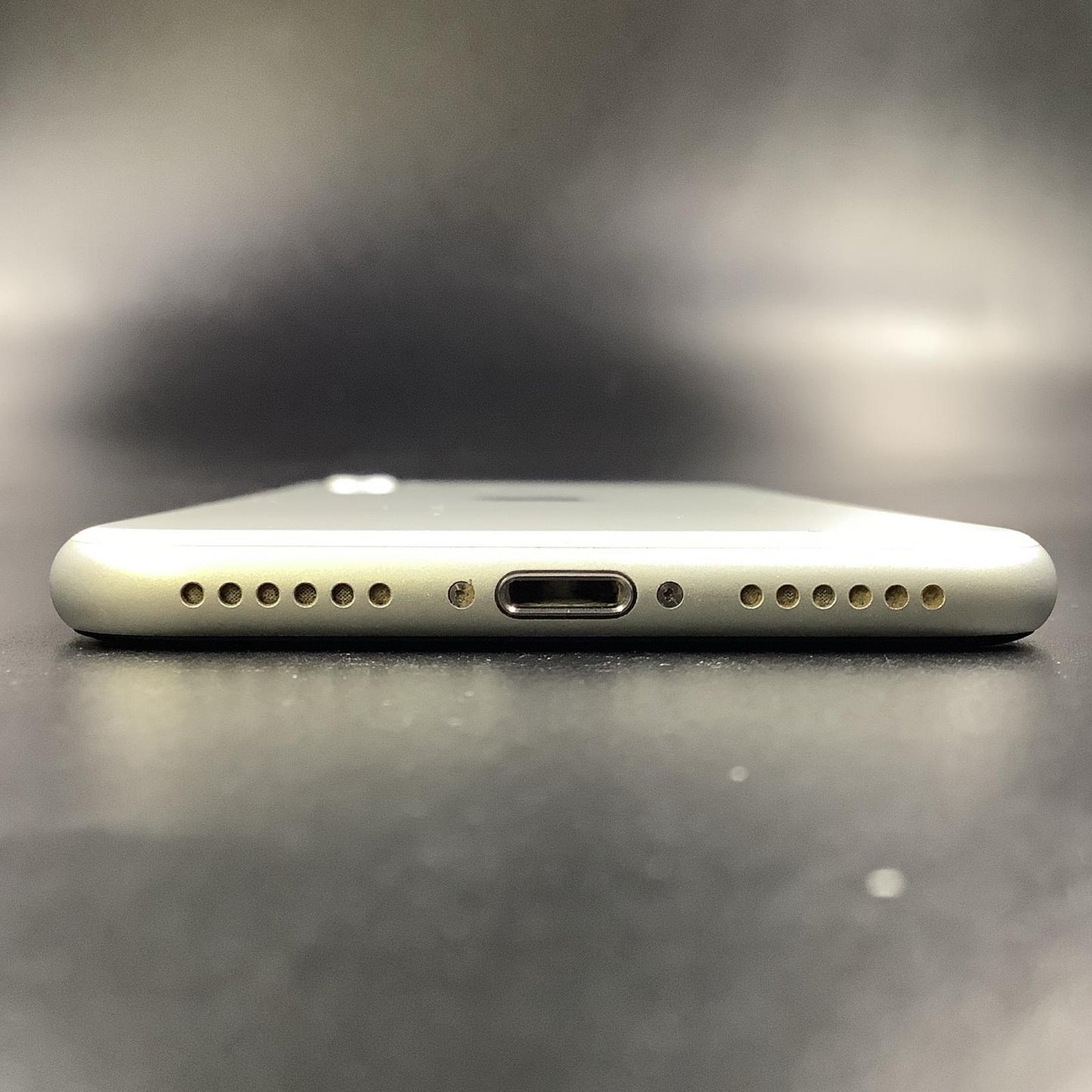 【全額返金保証】【最速発送】Apple iPhone iPhone SE（第2世代） 64GB ホワイト Softbank 白ロム 動作確認済 76%