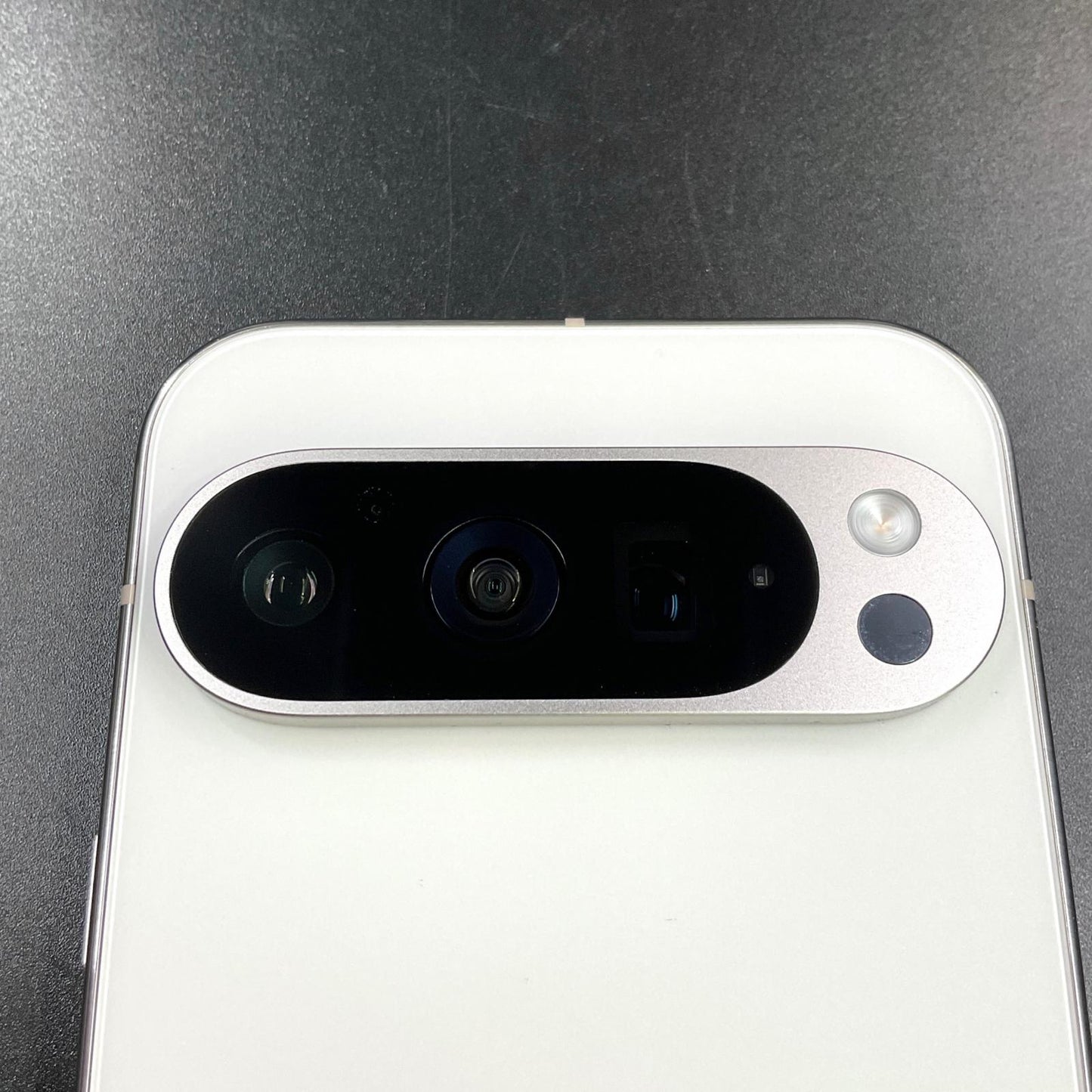 【全額返金保証】【最速発送】Google Pixel 9 Pro 128GB Porcelain au GWVK6 美品 動作確認済