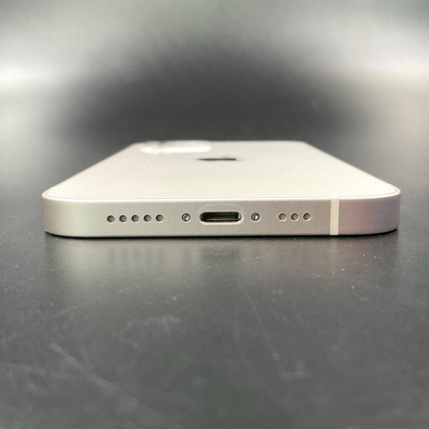 【全額返金保証】【最速発送】Apple iPhone iPhone 12 64GB ホワイト au 白ロム 動作確認済 85%