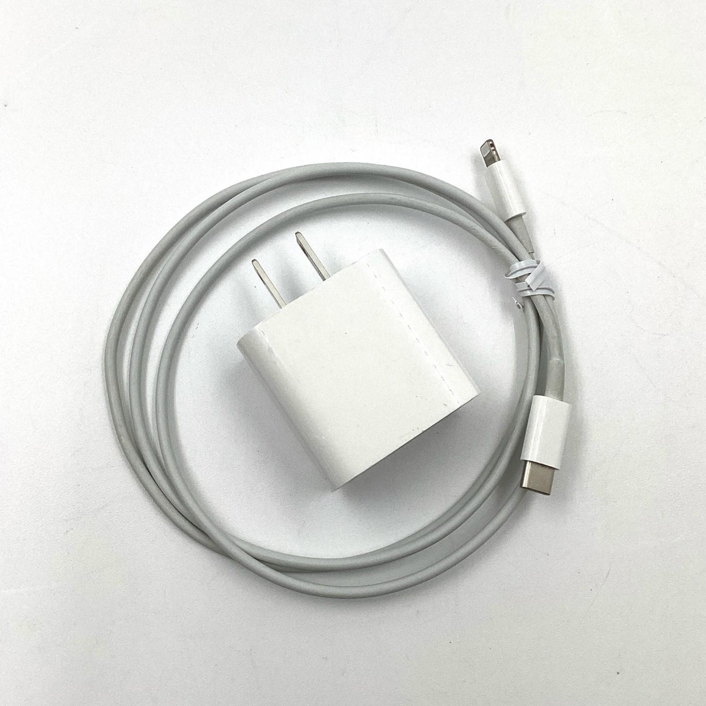 【全額返金保証】【最速発送】Apple iPad iPad 10.2インチ 第9世代 64GB シルバー Wi-Fi 動作確認済