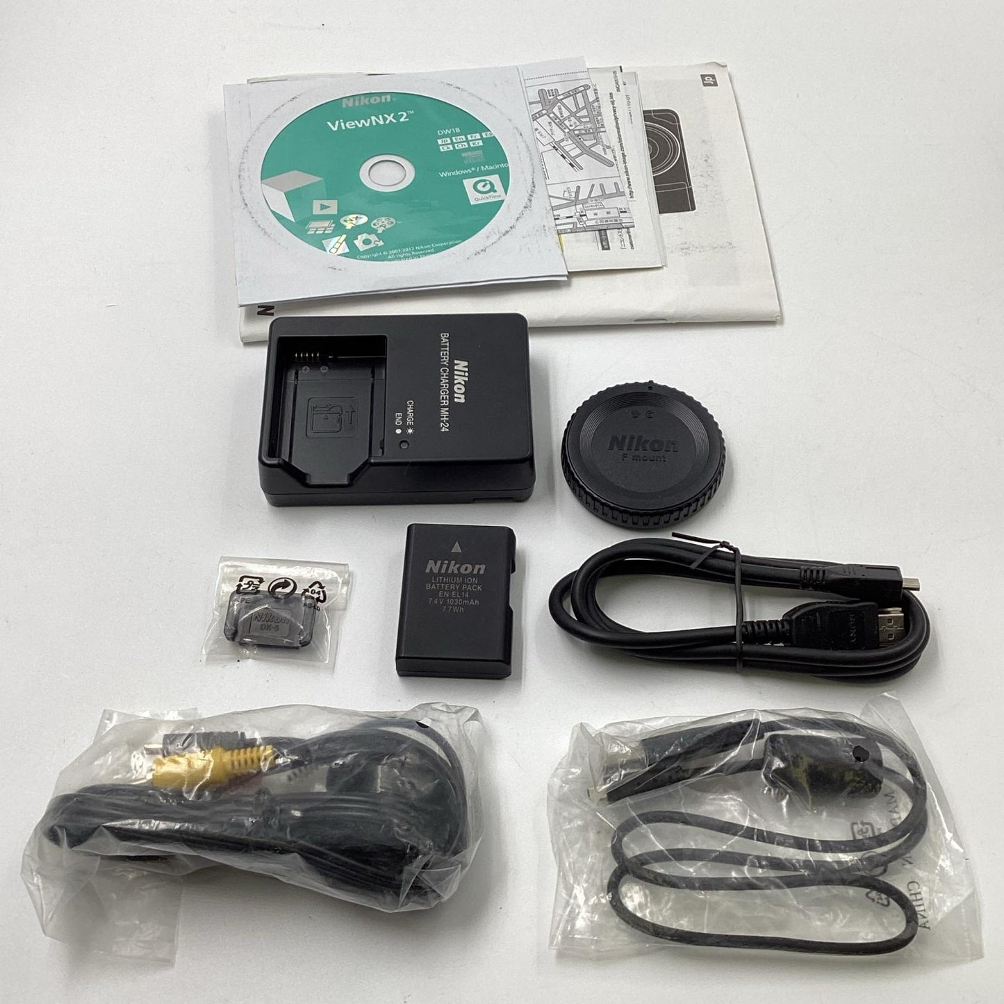 【全額返金保証】【最速発送】Nikon デジタル一眼 D5200 ボディ [レッド] レッド 動作確認済