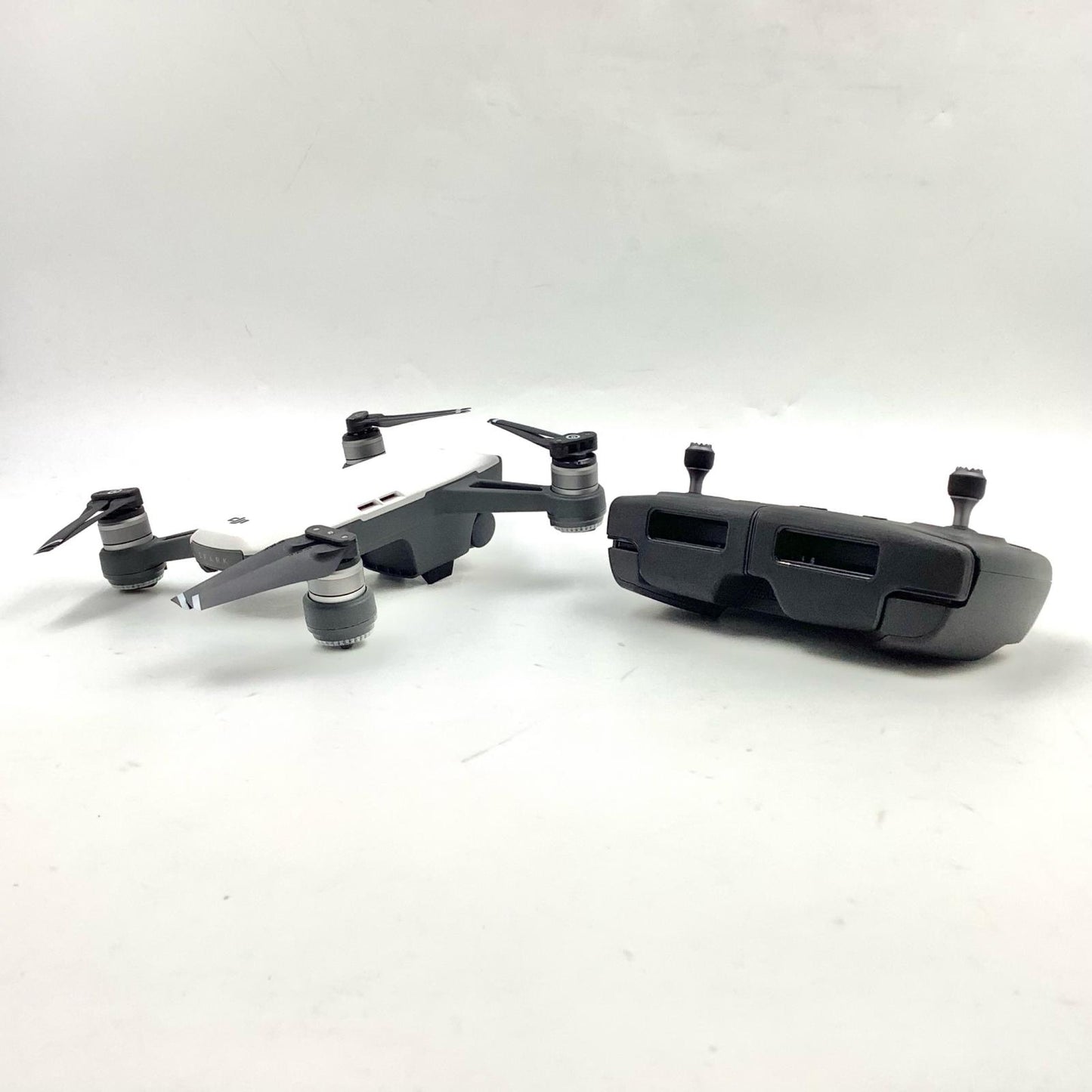 【全額返金保証】【最速発送】DJI Spark Fly Moreコンボ [アルペンホワイト] 美品 動作確認済