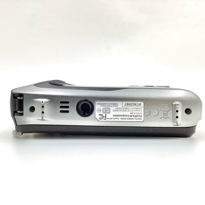 【全額返金保証】【最速発送】FUJIFILM コンパクトデジタルカメラ FinePix XP140[ダークシルバー] 動作確認済