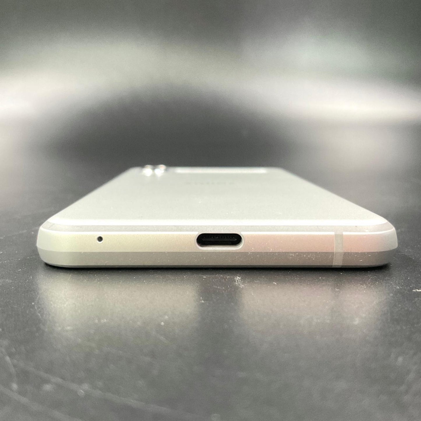 【全額返金保証】【最速発送】SHARP AQUOS sense3 basic 32GB シルバー Softbank 907SH 白ロム 超美品 動作確認済
