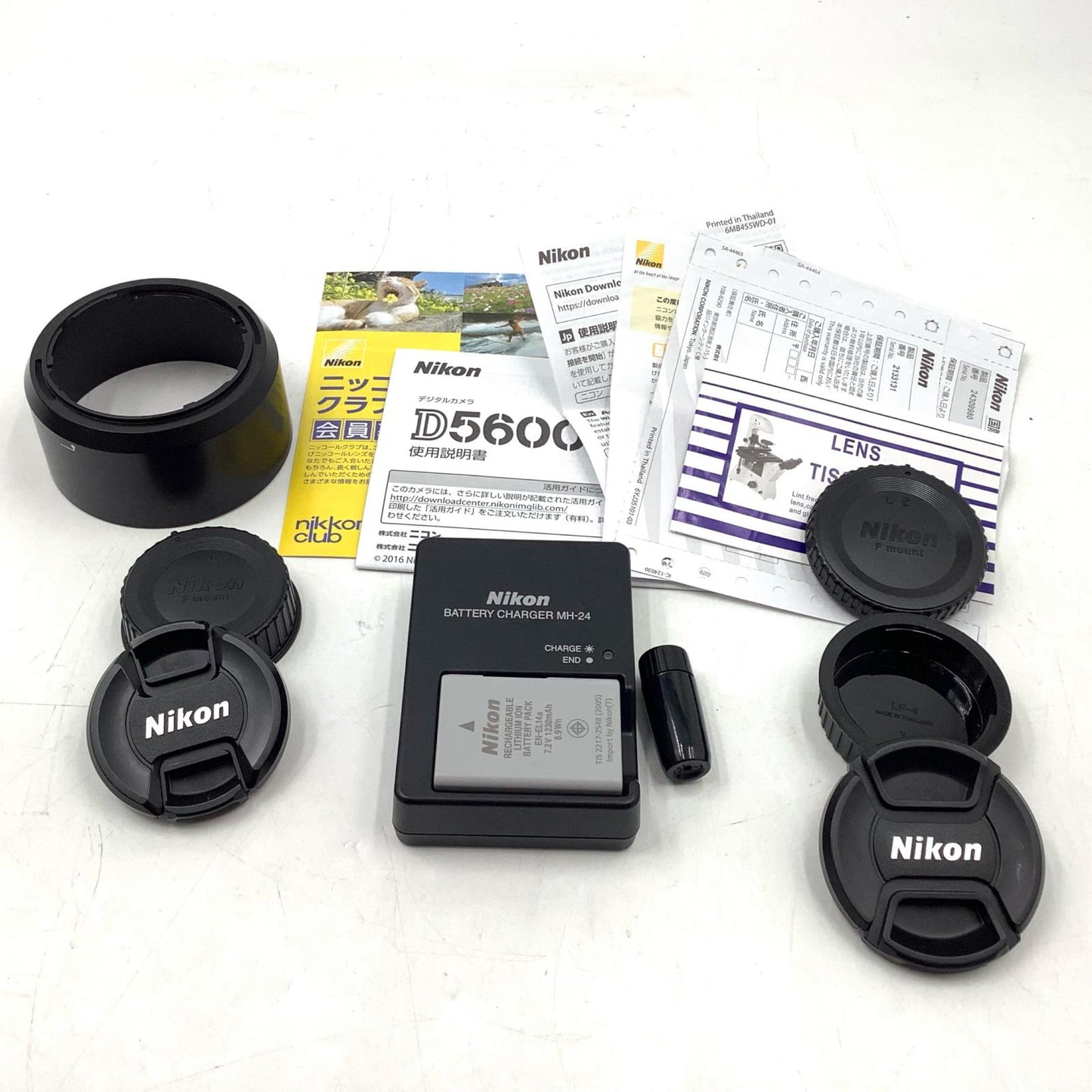 【全額返金保証】【最速発送】Nikon デジタル一眼 D5600 ダブルズームキット ブラック 美品 動作確認済