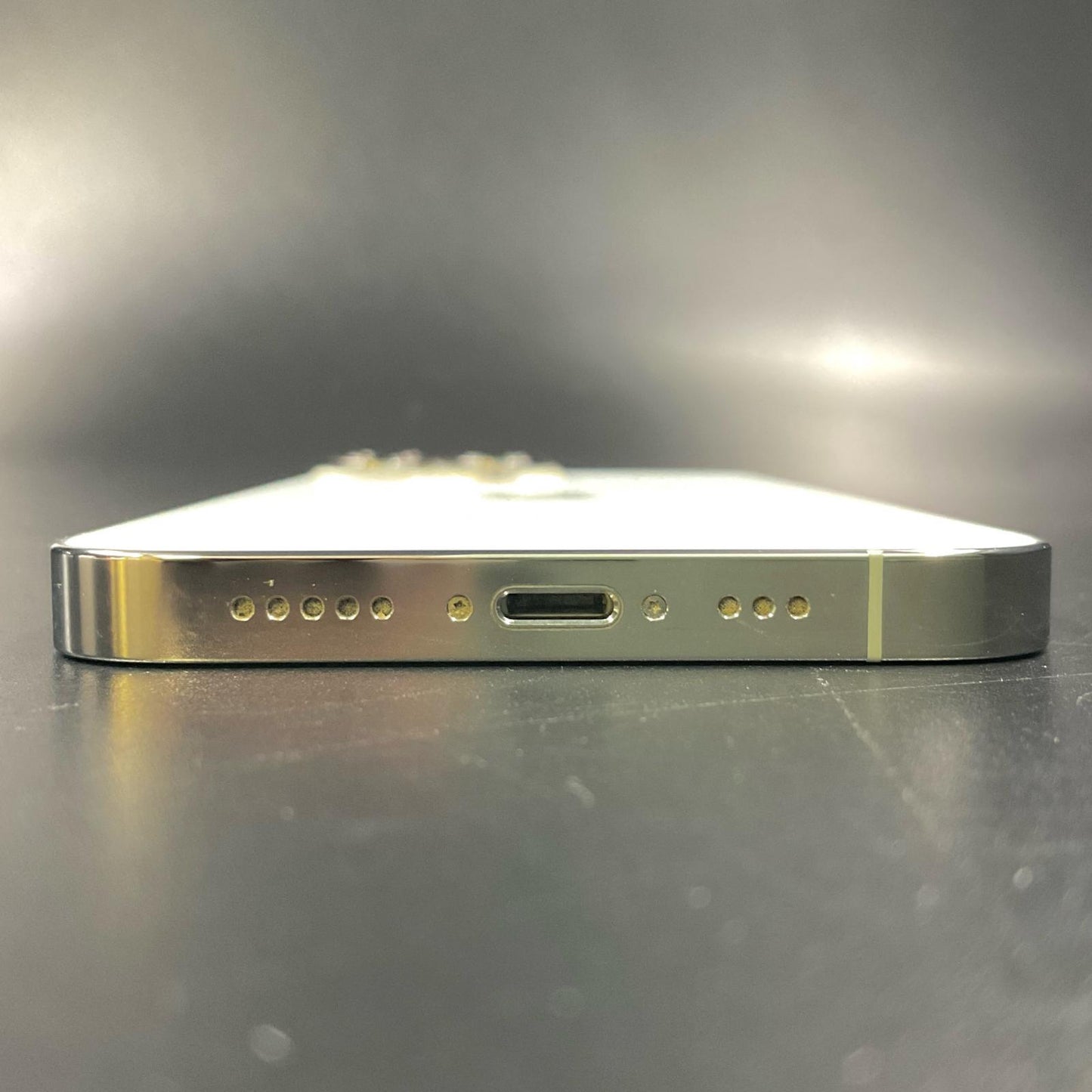 【全額返金保証】【最速発送】Apple iPhone iPhone 13 Pro 256GB シルバー docomo 動作確認済 85%