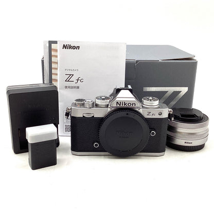 【最速発送】Nikon デジタル一眼 Z fc 16-50 VR レンズキット シルバー【難有】