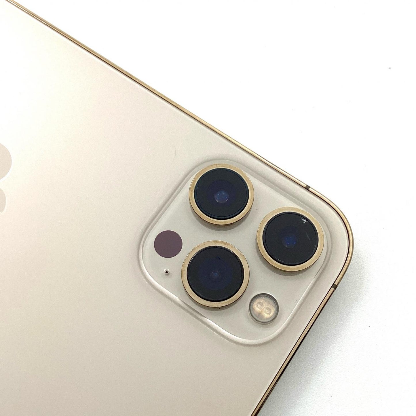 【全額返金保証】【最速発送】Apple iPhone iPhone 12 Pro Max 256GB ゴールド docomo 白ロム 動作確認済 78%