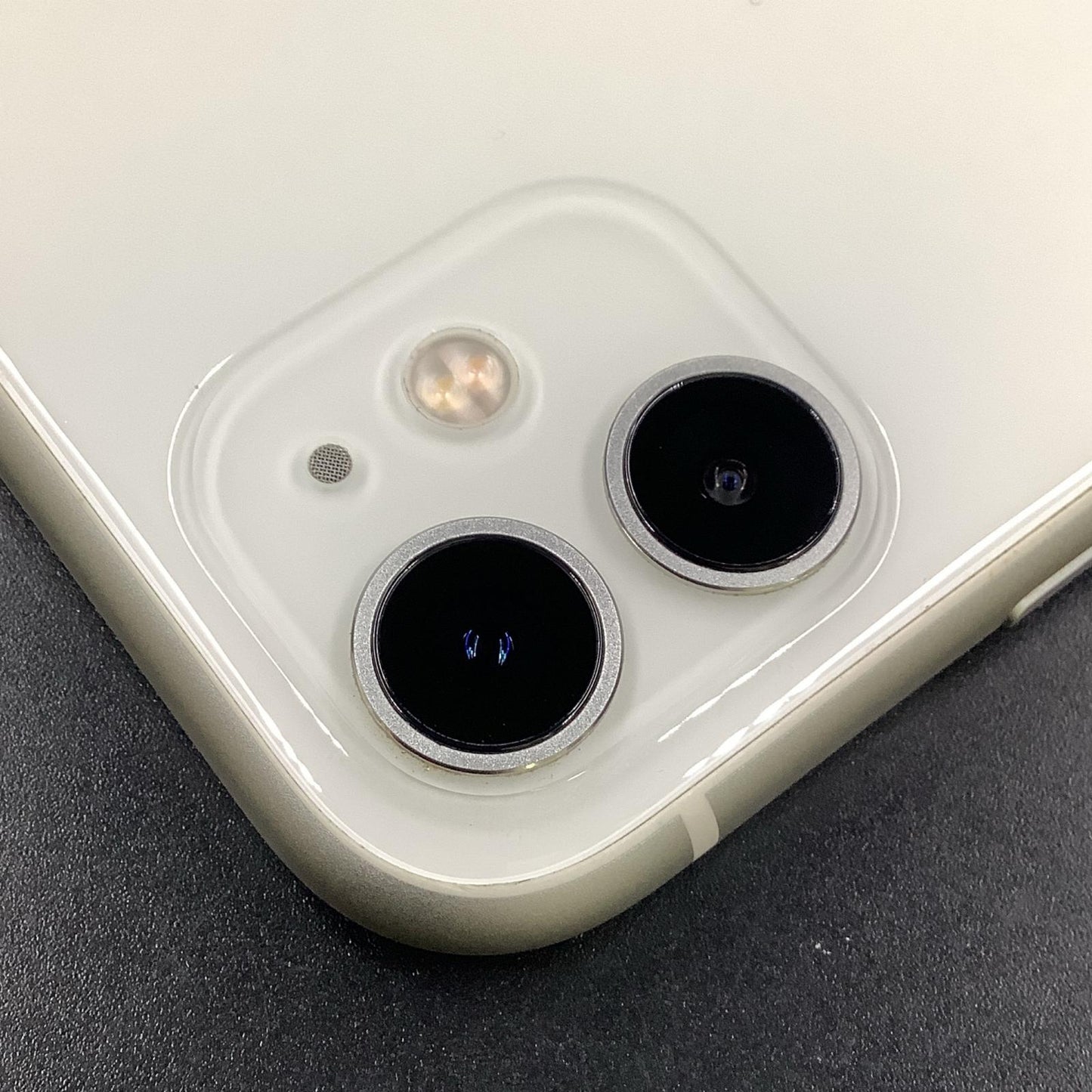 【全額返金保証】【最速発送】Apple iPhone iPhone 11 128GB ホワイト SIMフリー 動作確認済 80%