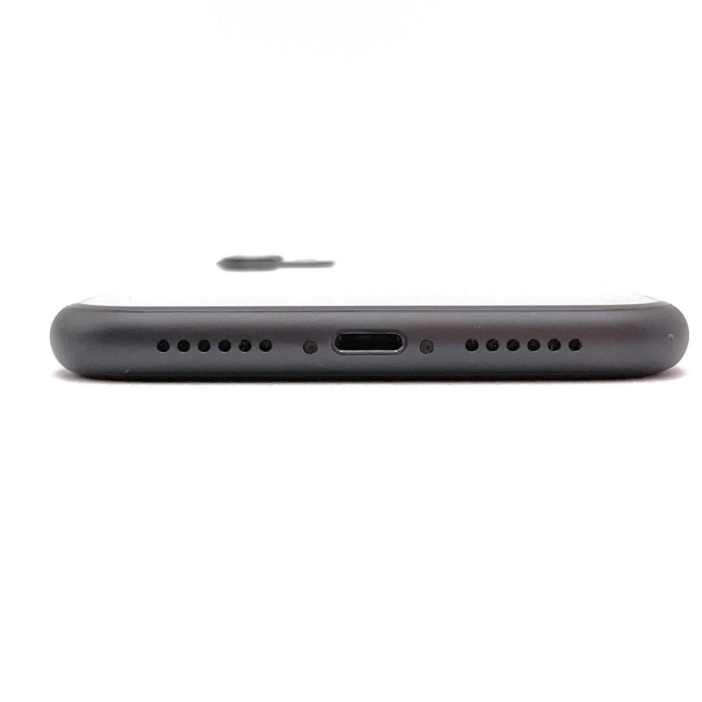 【全額返金保証】【最速発送】Apple iPhone iPhone 11 64GB ブラック docomo 白ロム 動作確認済 81%