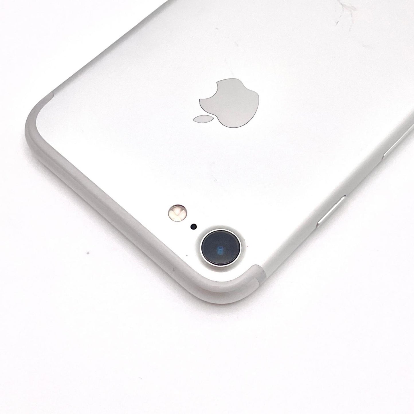 【全額返金保証】【最速発送】Apple iPhone iPhone 7 32GB シルバー Softbank 白ロム 動作確認済 84%