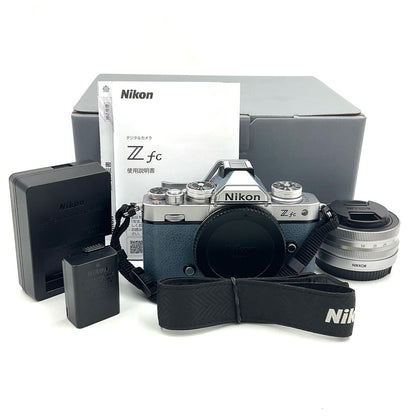 【全額返金保証】【最速発送】Nikon デジタル一眼 Z fc 16-50 VR レンズキット ブルー シルバー 美品 動作確認済