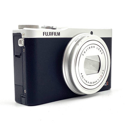 【全額返金保証】【最速発送】FUJIFILM コンパクトデジタルカメラ XQ2 シルバー 動作確認済