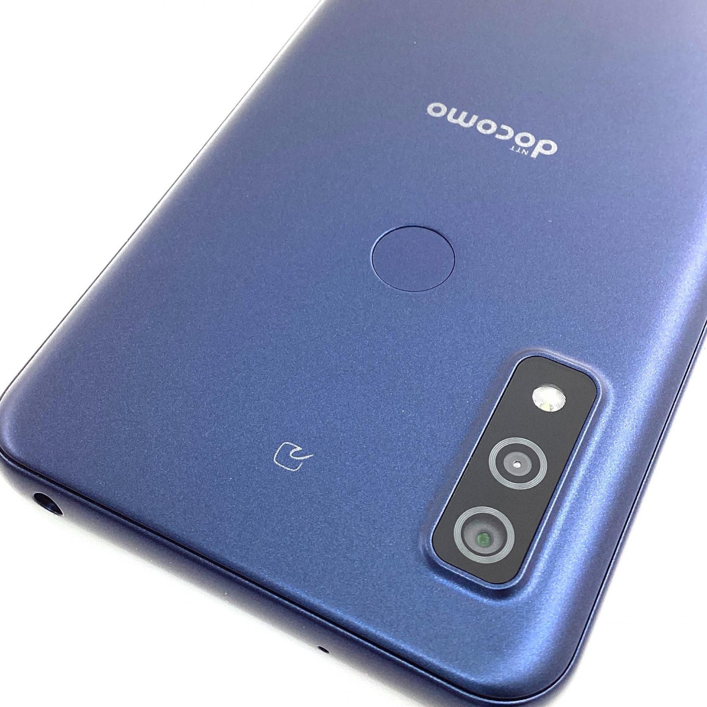 【全額返金保証】【最速発送】富士通 arrows We 64GB ネイビー docomo F-51B 白ロム 美品 動作確認済