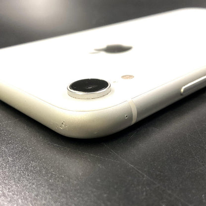 【全額返金保証】【最速発送】Apple iPhone iPhone XR 256GB ホワイト au 白ロム 動作確認済 82%