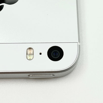 【全額返金保証】【最速発送】Apple iPhone iPhone SE 16GB シルバー au 白ロム 動作確認済 83%