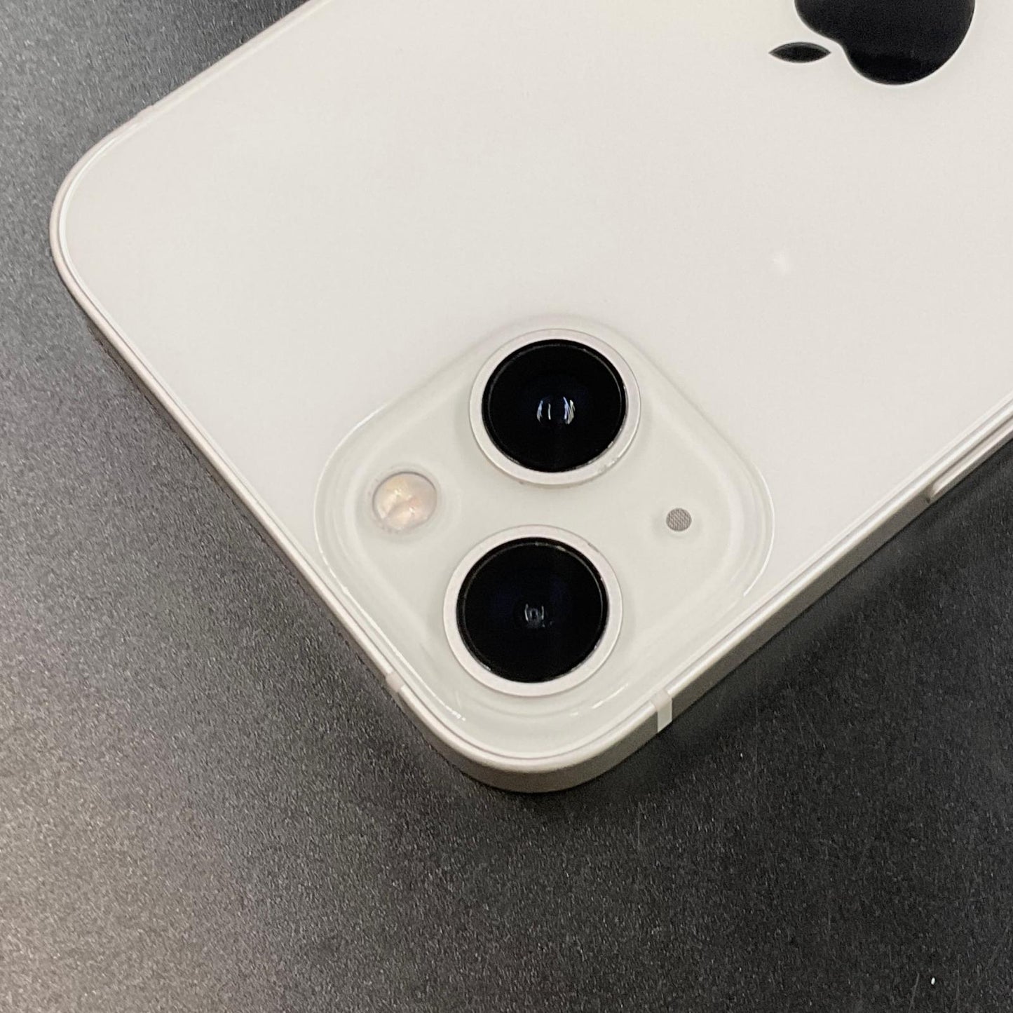 【全額返金保証】【最速発送】Apple iPhone iPhone 13 128GB スターライト docomo 白ロム 動作確認済 84%