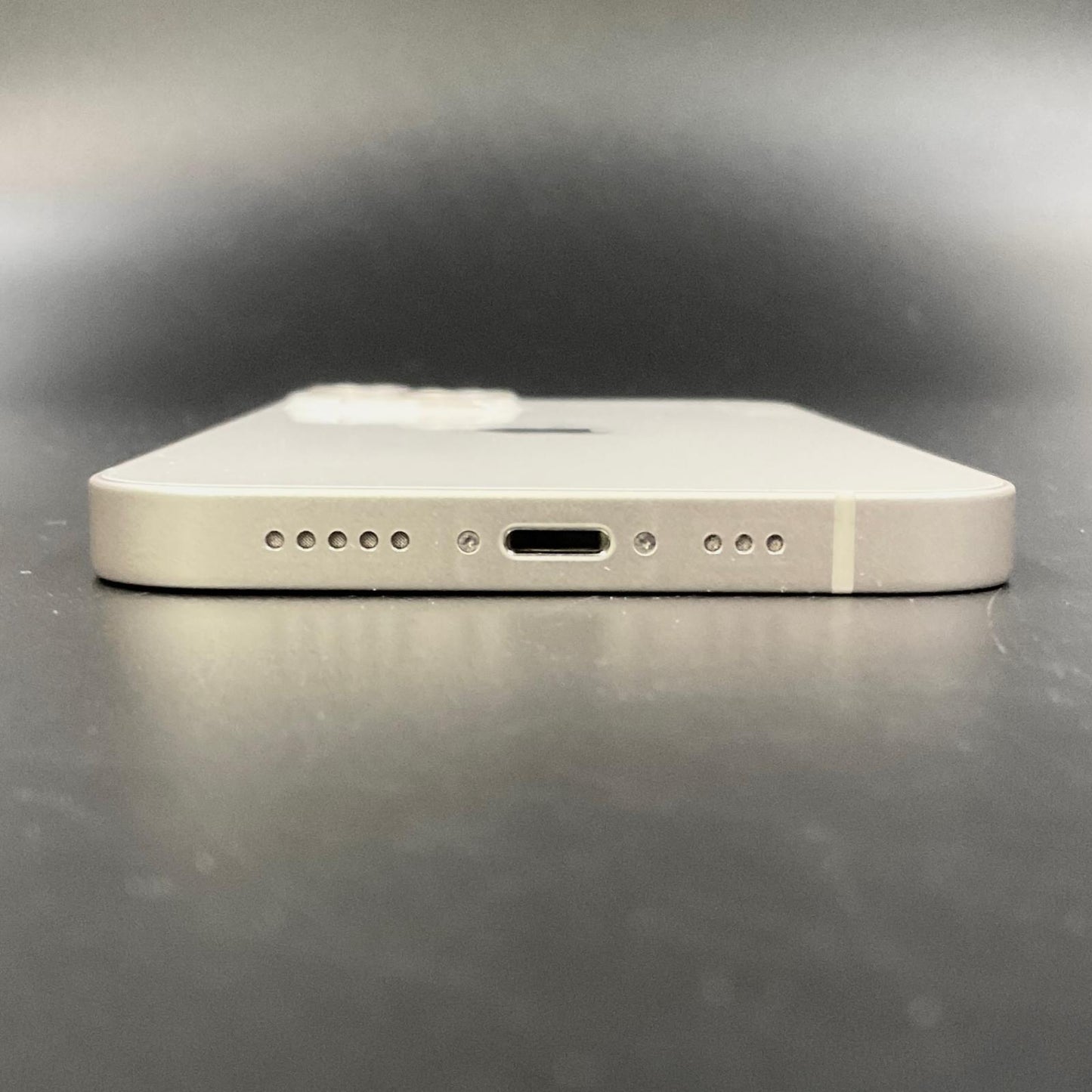 【全額返金保証】【最速発送】Apple iPhone iPhone 13 128GB スターライト docomo 白ロム 動作確認済 84%