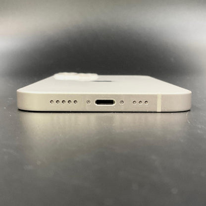 【全額返金保証】【最速発送】Apple iPhone iPhone 13 128GB スターライト docomo 白ロム 動作確認済 84%