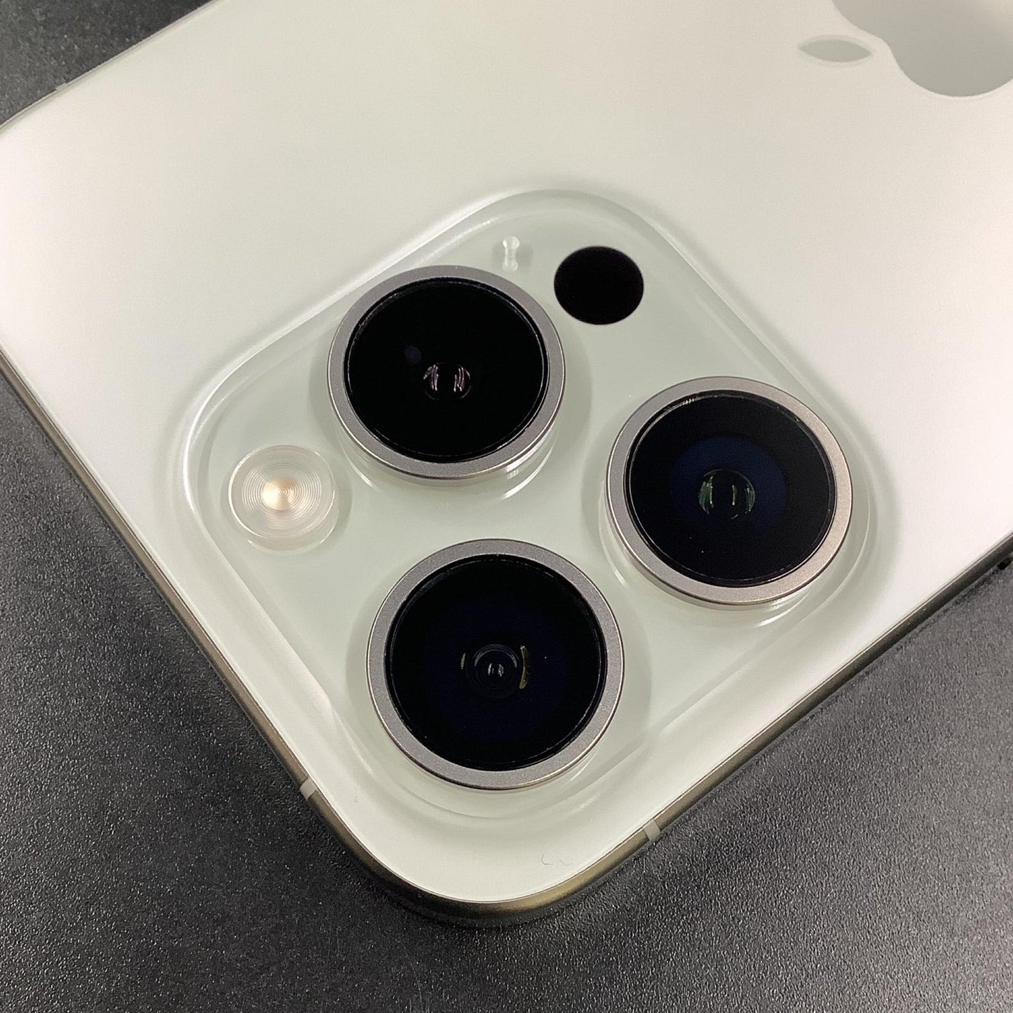 【全額返金保証】【最速発送】Apple iPhone iPhone 15 Pro 512GB ホワイトチタニウム SIMフリー 動作確認済 100%