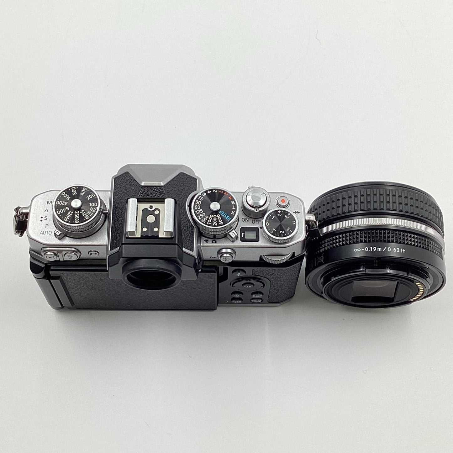 【全額返金保証】【最速発送】Nikon デジタル一眼 Z fc 28mm f/2.8 Special Edition キット [シルバー] シルバー 美品 動作確認済