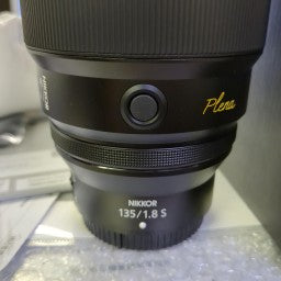 【全額返金保証】【最速発送】Nikon NIKKOR Z 135mm f/1.8 S Plena 美品 動作確認済