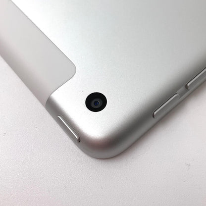 【全額返金保証】【最速発送】Apple iPad iPad 10.2インチ 第8世代 32GB シルバー WiFi+Cellular docomo 白ロム 美品 動作確認済
