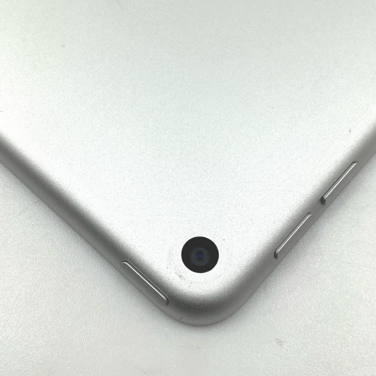 【全額返金保証】【最速発送】Apple iPad Air 10.5インチ 第3世代 64GB シルバー Wi-Fi 動作確認済