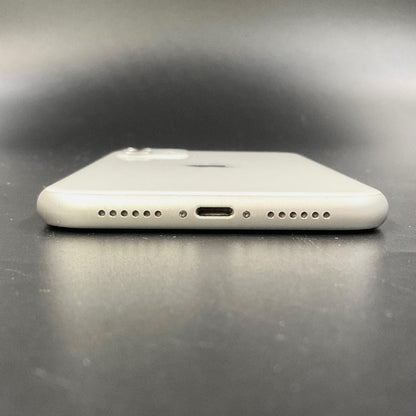 【全額返金保証】【最速発送】Apple iPhone iPhone 11 128GB ホワイト docomo 白ロム 動作確認済 77%