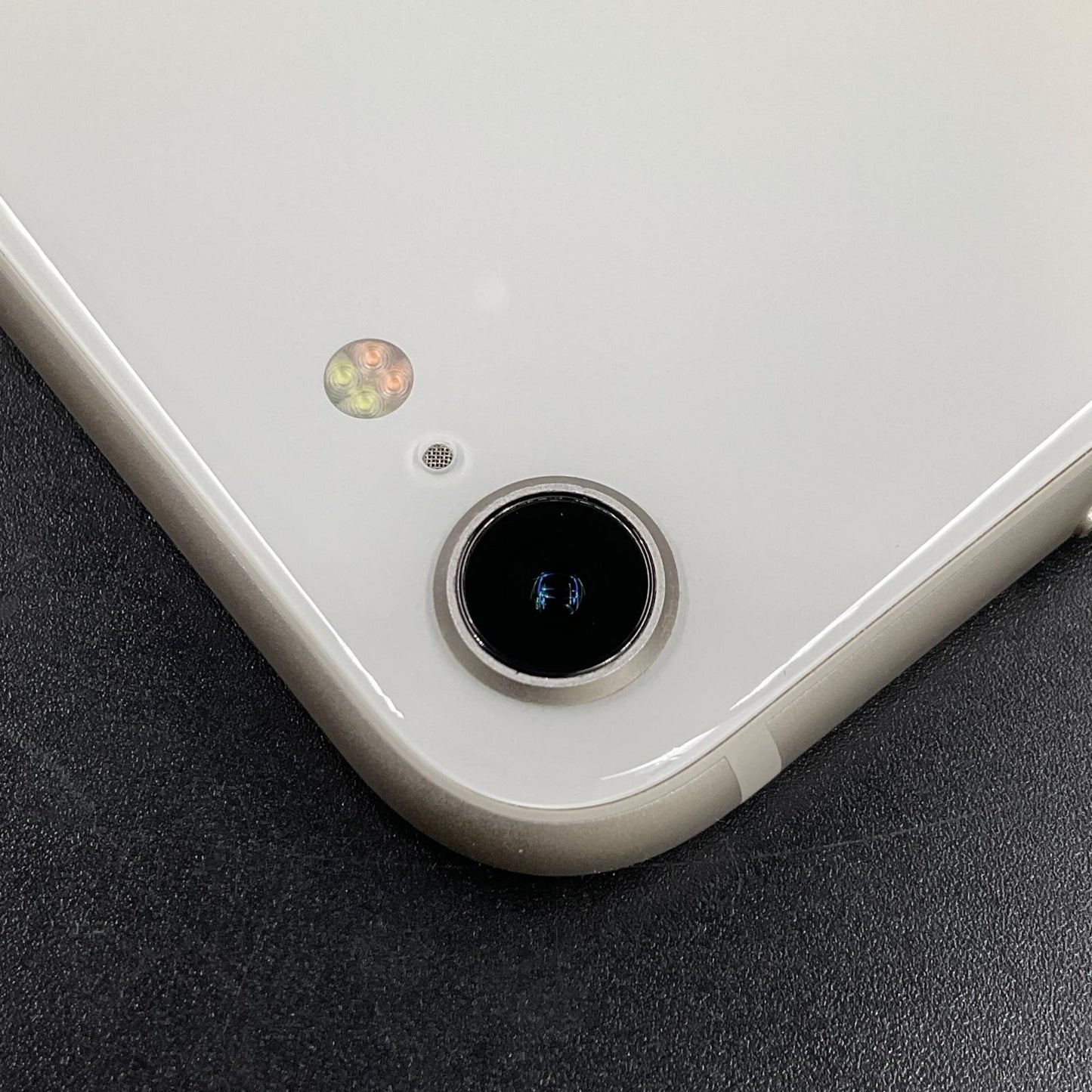 【全額返金保証】【最速発送】Apple iPhone iPhone SE（第3世代） 64GB スターライト au 白ロム 動作確認済 86%