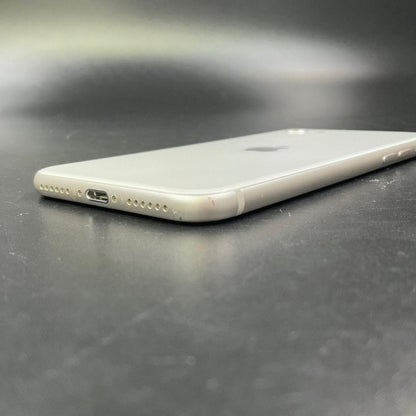 【全額返金保証】【最速発送】Apple iPhone iPhone SE（第3世代） 64GB スターライト au 白ロム 動作確認済 86%