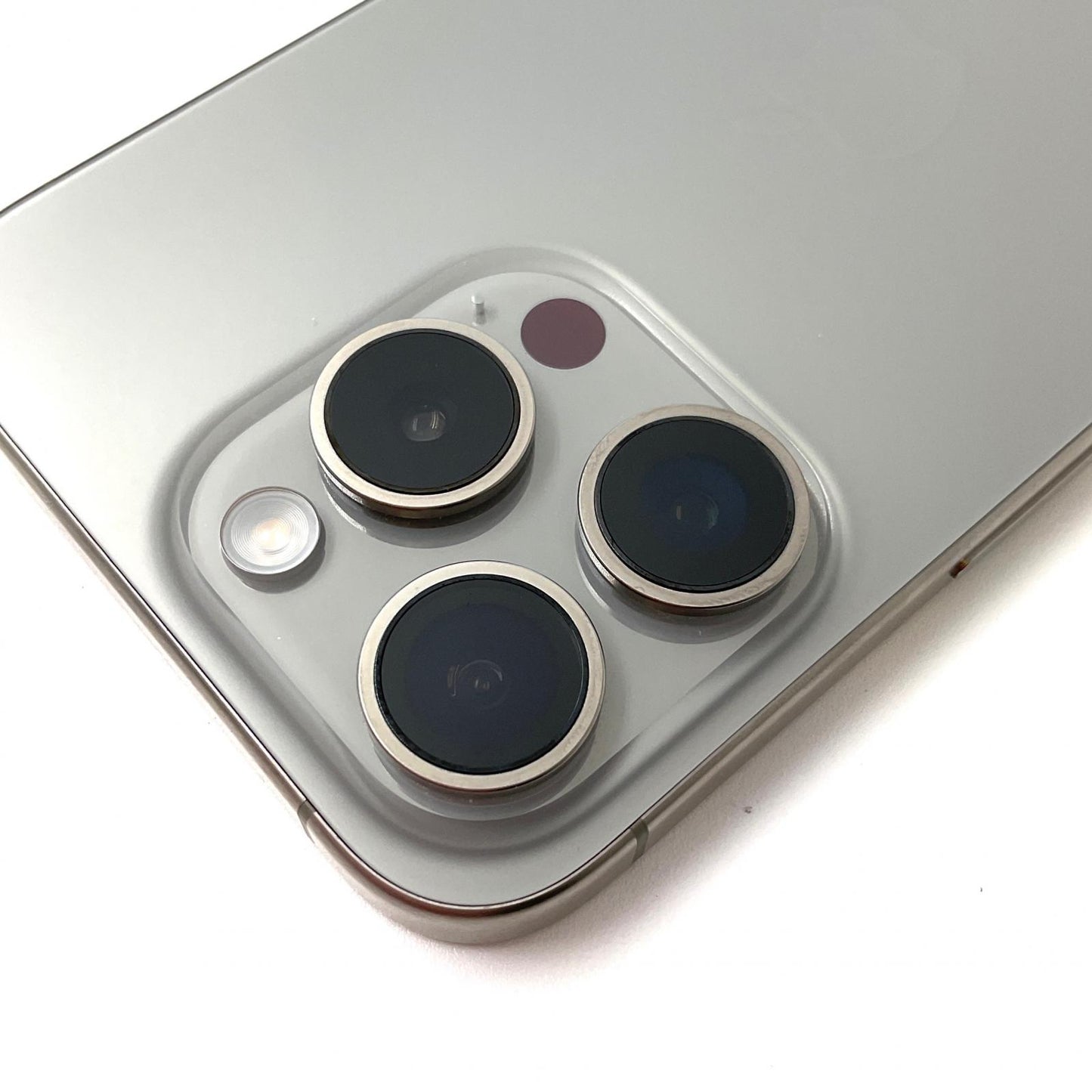【全額返金保証】【最速発送】Apple iPhone iPhone Pro 15 Pro 256GB ナチュラルチタニウム SIMフリー 白ロム 美品 動作確認済 91%